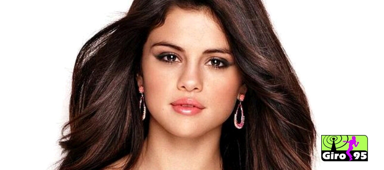 Selena Gomez recebe cantada curiosa de menino de 12 anos; veja