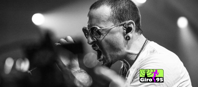 Vocalista de Linkin Park Chester Bennington morreu por enforcamento, diz legista