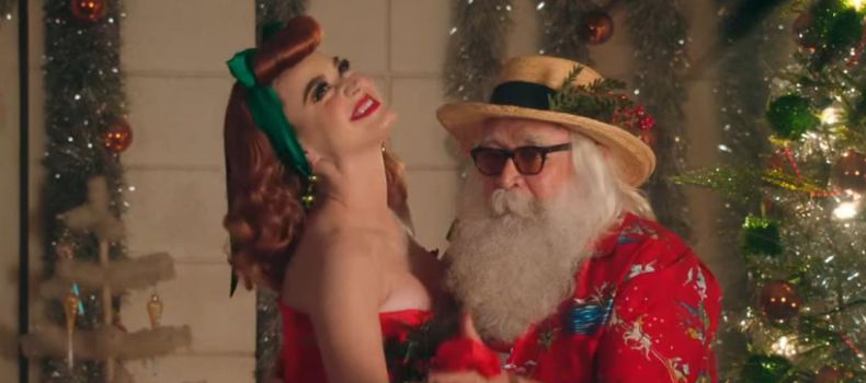 Veja; Katy Perry e seu melhor amigo o Papai Noel