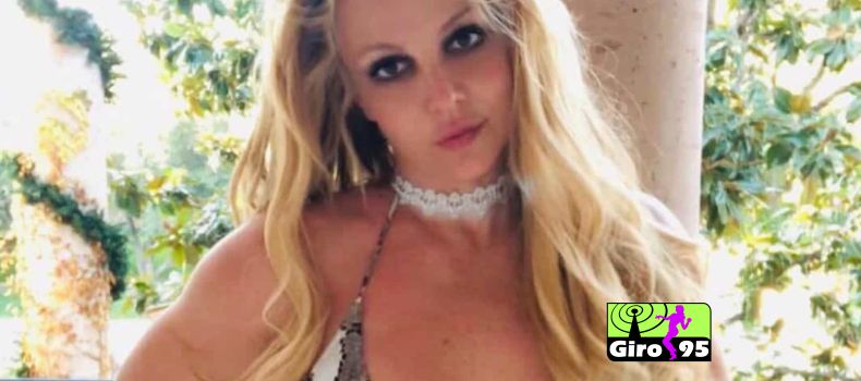 Britney Spears publica fotos seminua em rede social